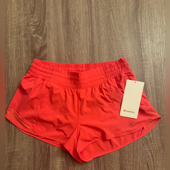 New with tags Lululemon Hotty hot high rise lined short 2.5”, Glaze Pink size 10 - Picture 3 of 11